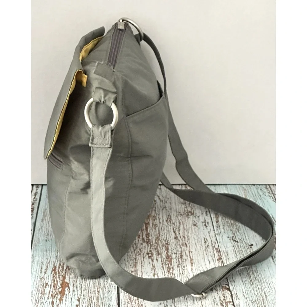Baggallini Gray Nylon Small Crossbody Purse Bag Adjustable‎ Strap